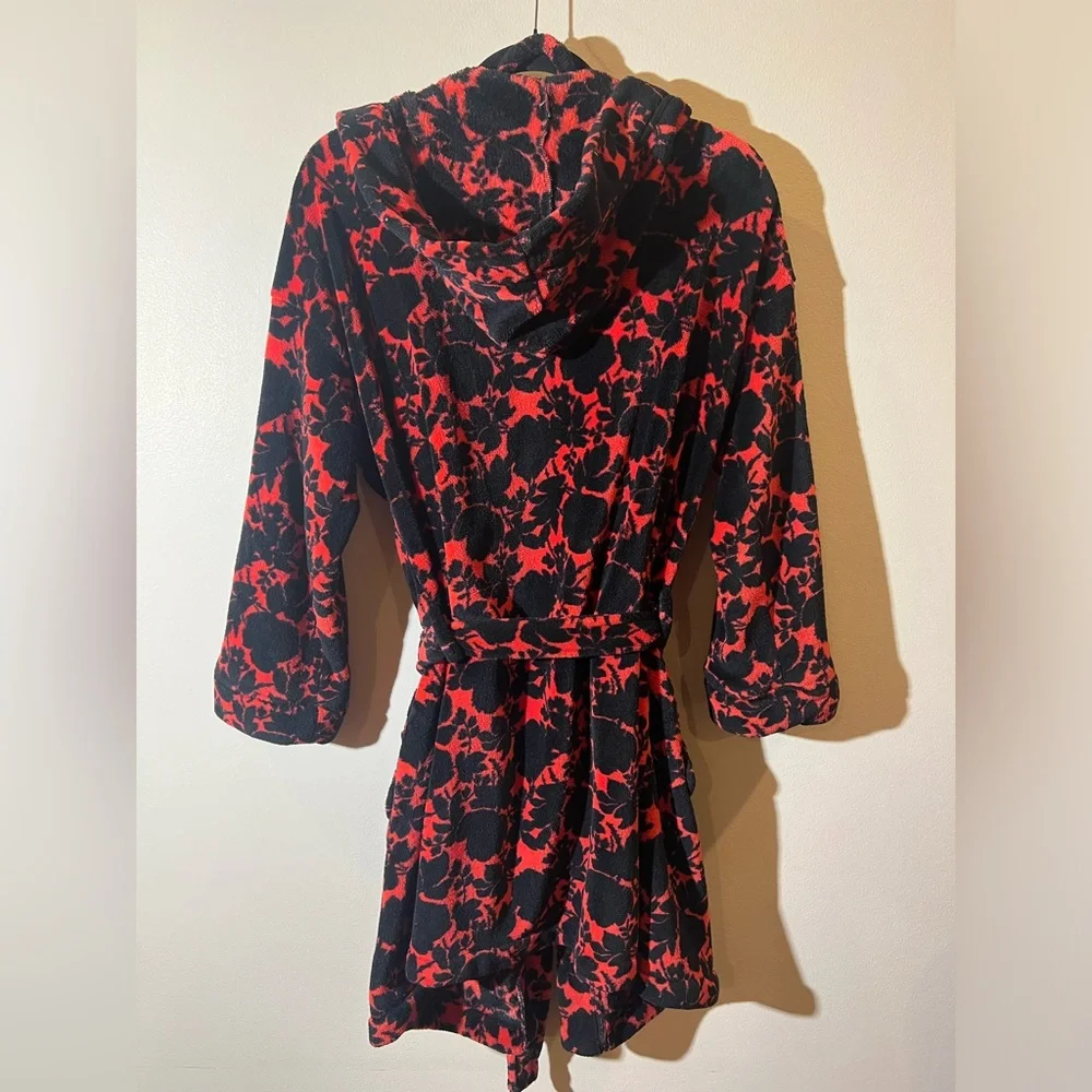 Vera Bradley hooded tie front red black floral robe red black women’s S/M belted